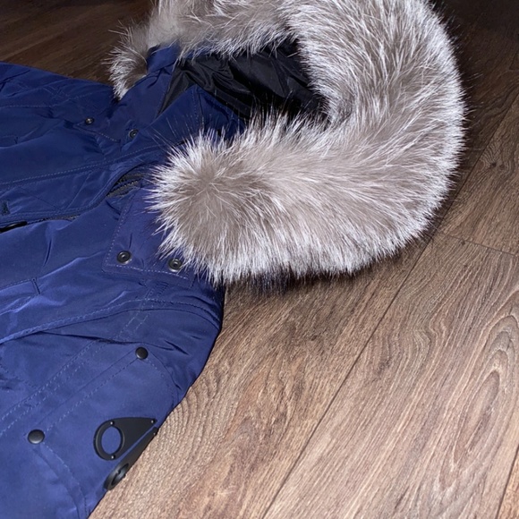 MOOSE KNUCKLE DEBAIES in NAVY with FROST FUR - Picture 4 of 7